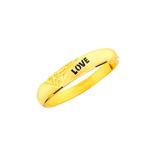 黃金戒指搭配簡約刻印十分耐看也適合作為結婚或訂婚戒指